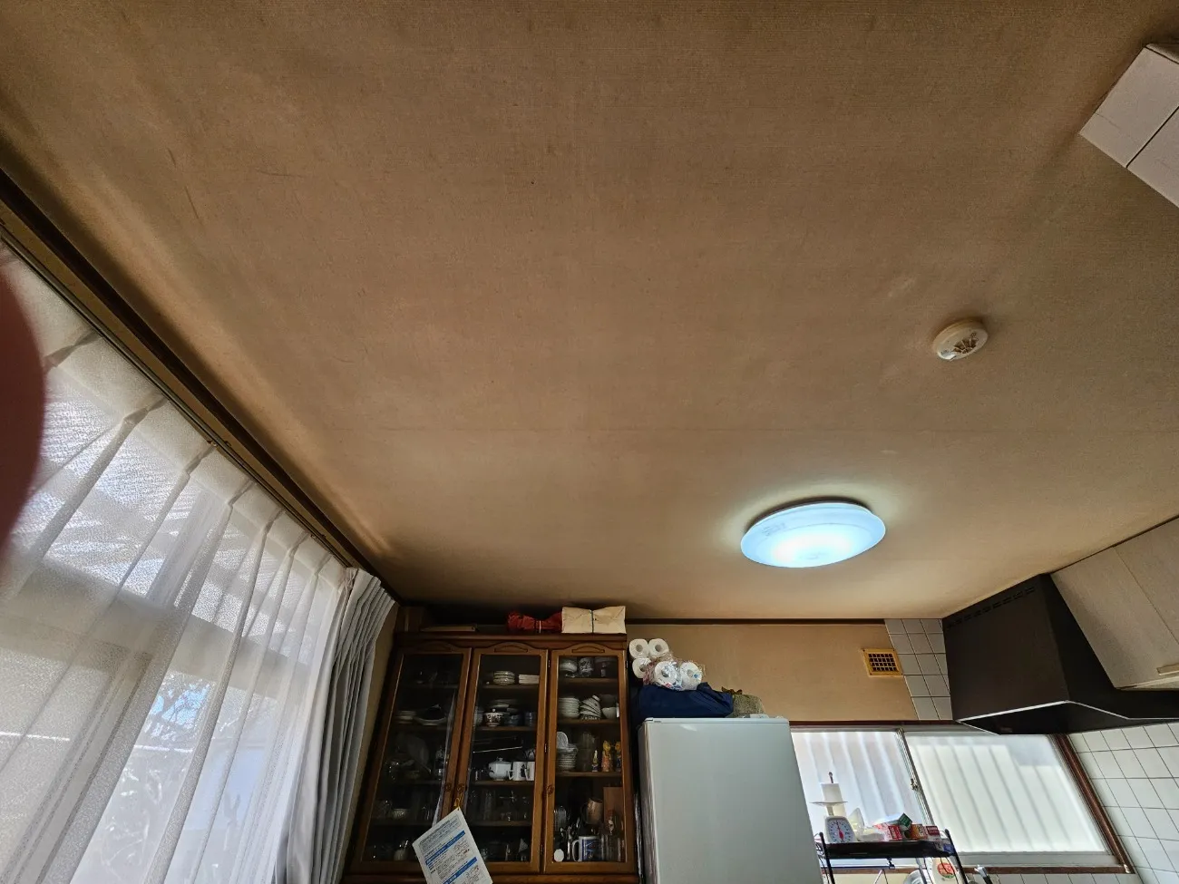 滋賀県野洲市 リビングクロス張替 工事前