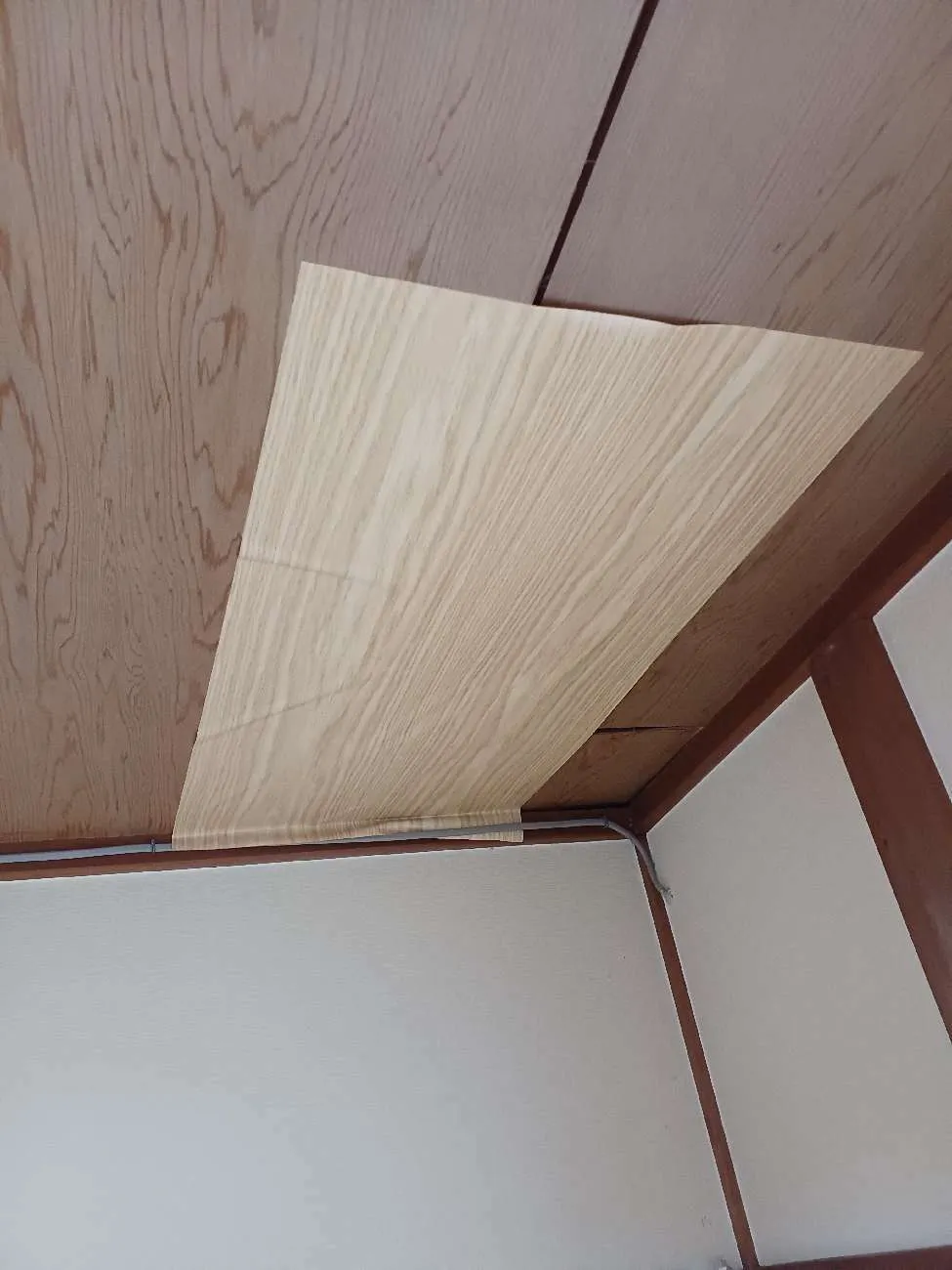 京都市伏見区で白蟻駆除工事|点検口新設|和室天井貼替|サッシ貼替|勝手口ドアノブ交換 工事前