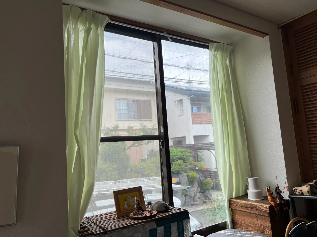 京都市伏見区で白蟻駆除工事|点検口新設|和室天井貼替|サッシ貼替|勝手口ドアノブ交換 工事前