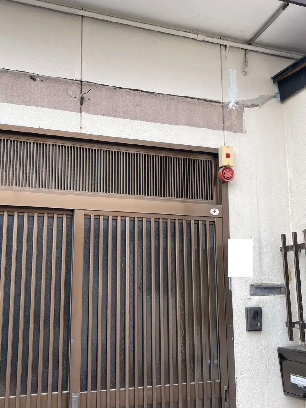 京都市左京区で玄関前リフォーム(土間|マス|ポーチ屋根|テラス|照明|ポーチ撤去) 工事前