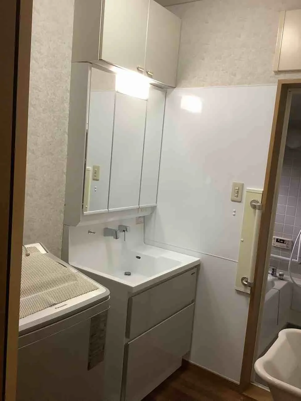 京都市西京区でキッチン・洗面所リフォーム|門屋根改修|ガス工事|リビング建具修理|サッシクレセント取替 工事後