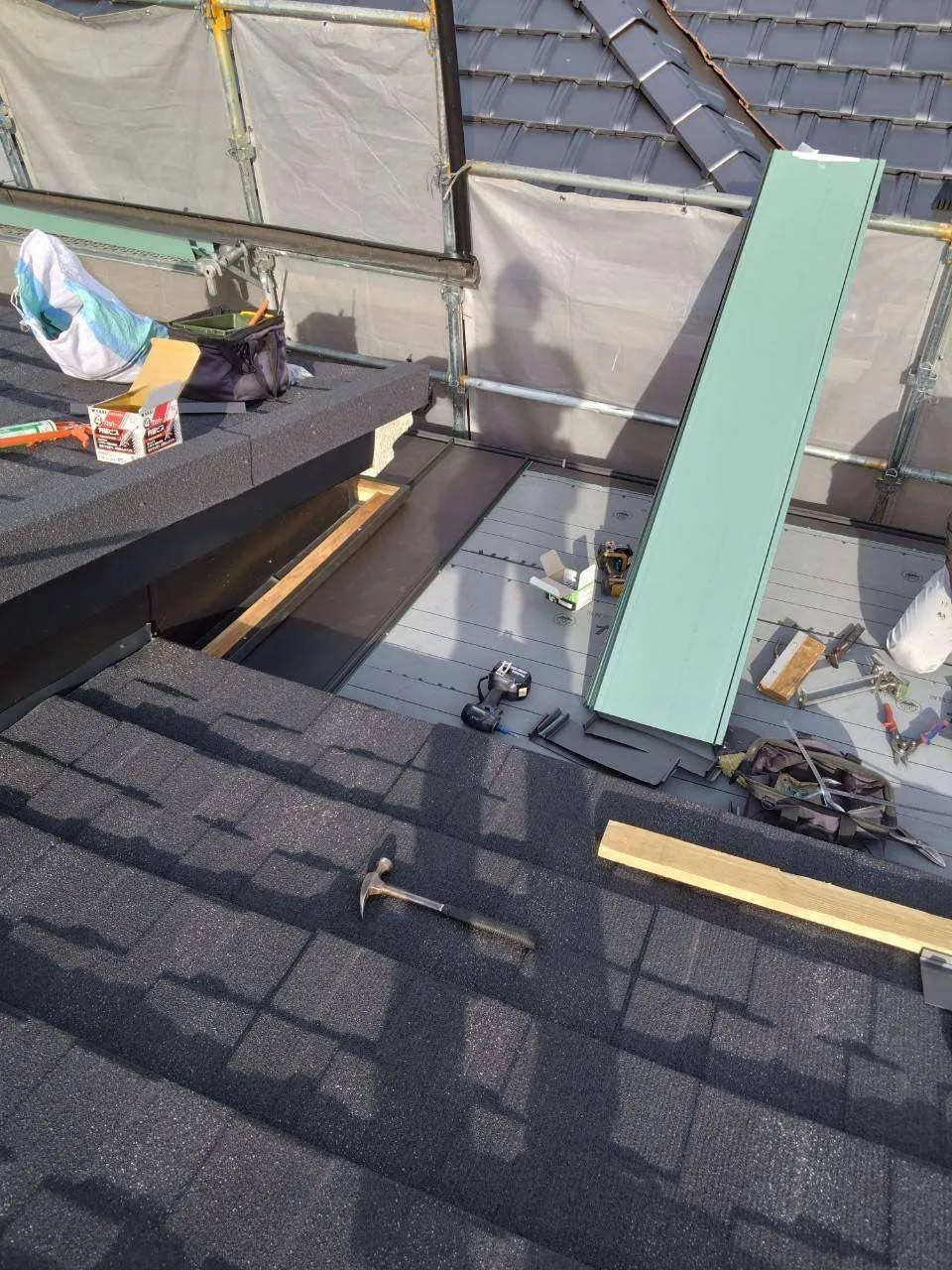 京都市西京区　屋根工事　工事中