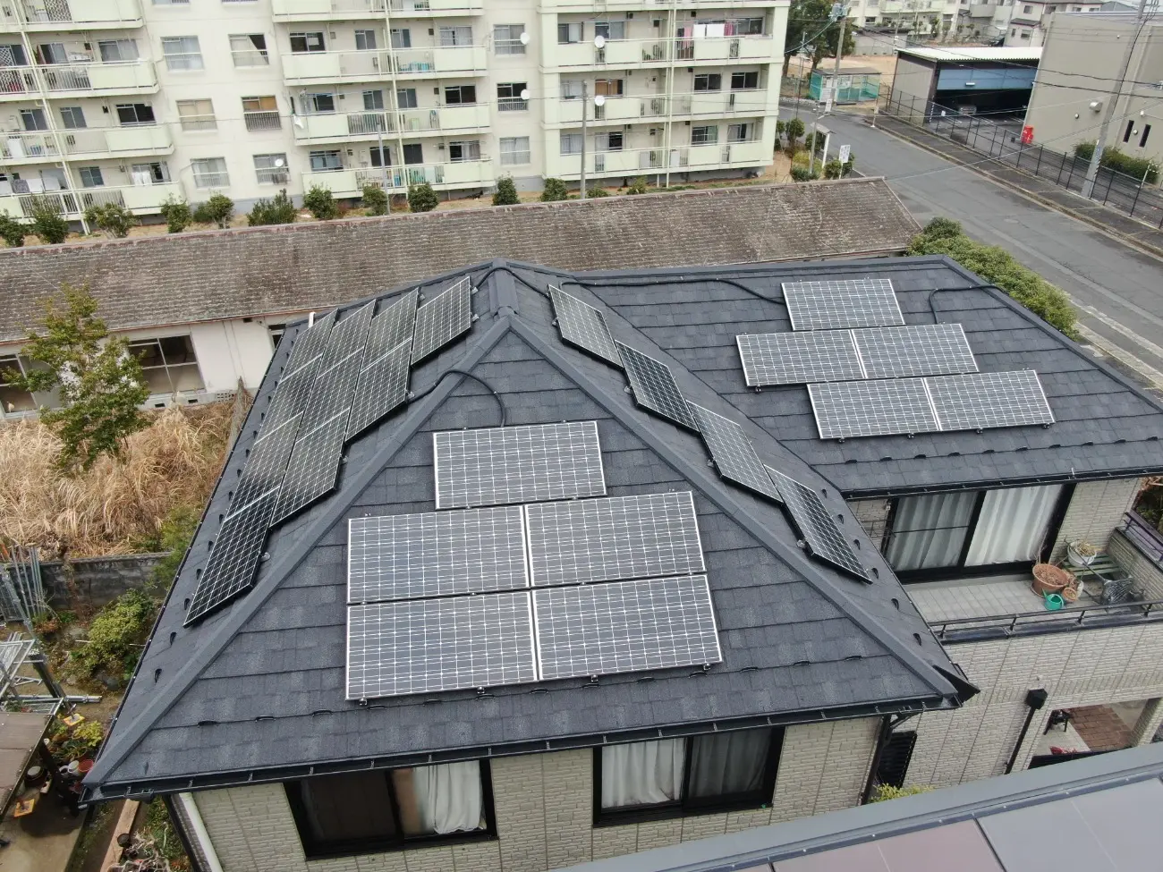 滋賀県大津市で屋根葺替･樋取替･太陽光脱着　完成