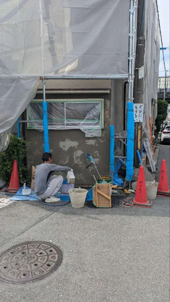 京都市伏見区で1階全面リノベーションK様邸施工事例(工事中 外部)