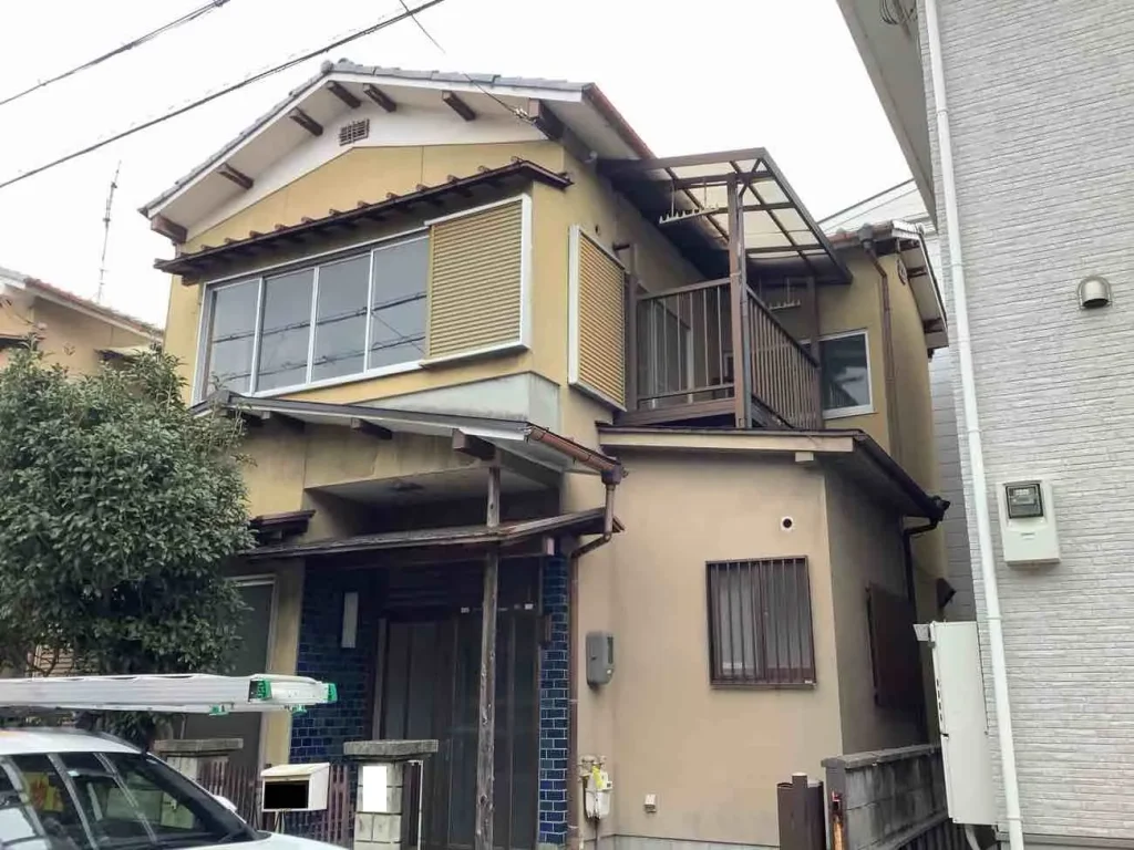 京都市山科区で屋根葺替･外壁塗装浴室･キッチン･トイレ･洗面台･給湯器等リフォーム　工事前