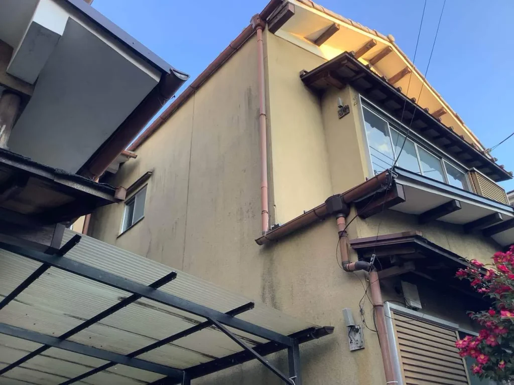 京都市山科区で屋根葺替･外壁塗装浴室･キッチン･トイレ･洗面台･給湯器等リフォーム　工事前